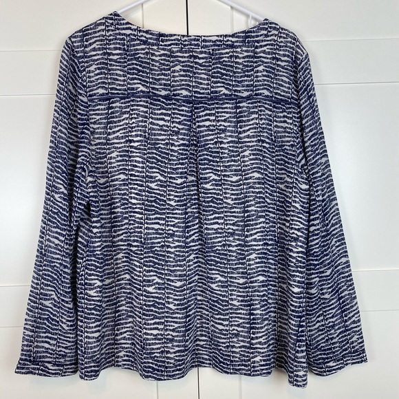 Vineyard Vines silk blouse size 16. EUC. - Picture 3 of 4